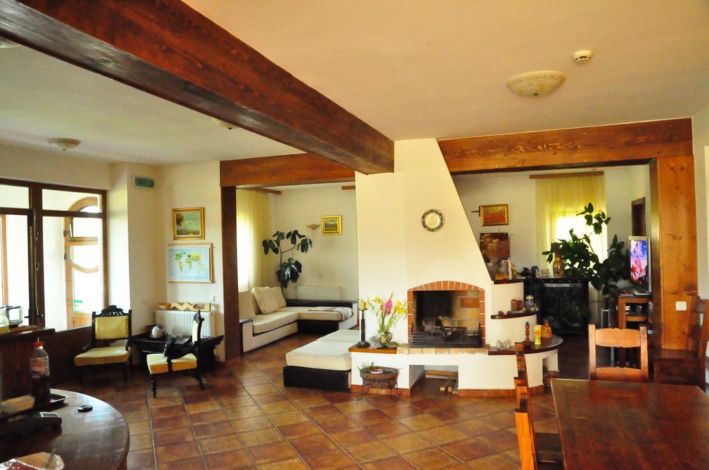Hotel Pension Irina Arefu Esterno foto